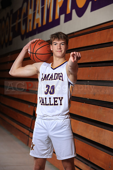 AVHSVarsityBKN00156