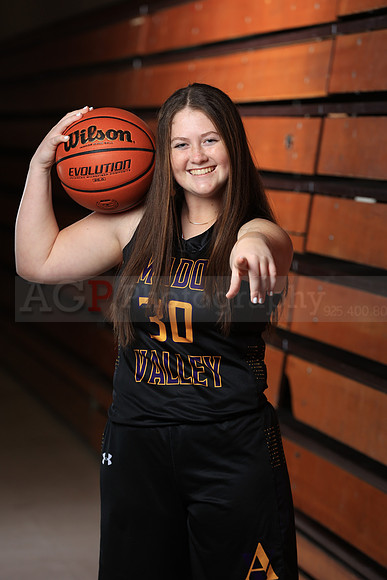 AVHS_Girls_Varsity_BKN00037