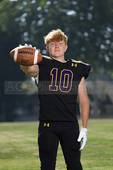 AVHS_JV008