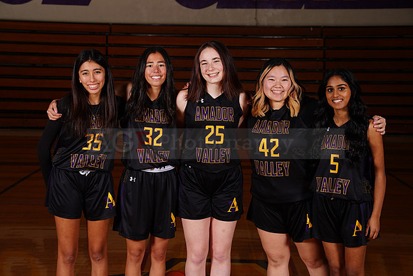 AVHS_Girls_Varsity_BKN00138