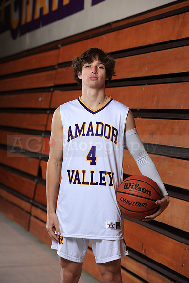 AVHSVarsityBKN00077