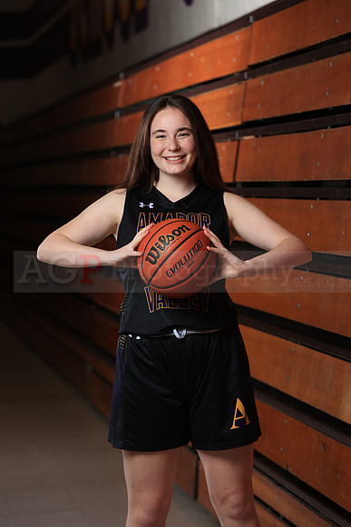 AVHS_Girls_Varsity_BKN00102
