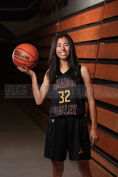 AVHS_Girls_Varsity_BKN00095