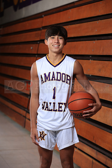 AVHSVarsityBKN00032