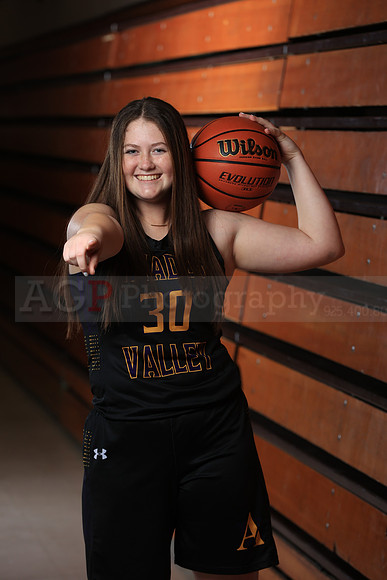 AVHS_Girls_Varsity_BKN00047