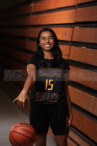 AVHS_Girls_Varsity_BKN00061