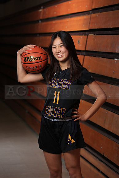 AVHS_Girls_Varsity_BKN00070