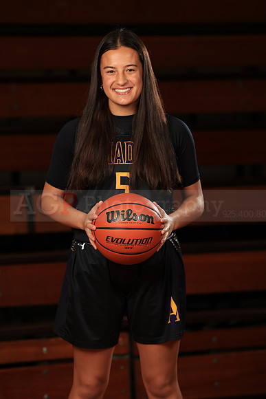 AVHSVarsityBB00075