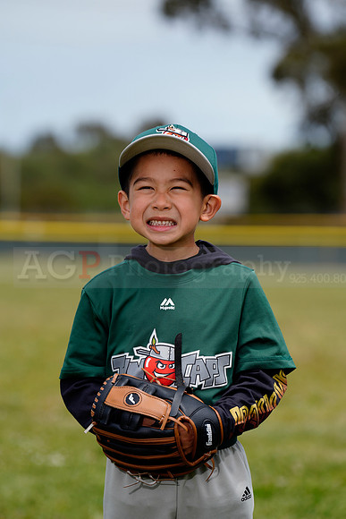 TBTinCaps00053