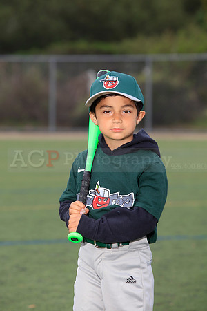TBTinCaps00065