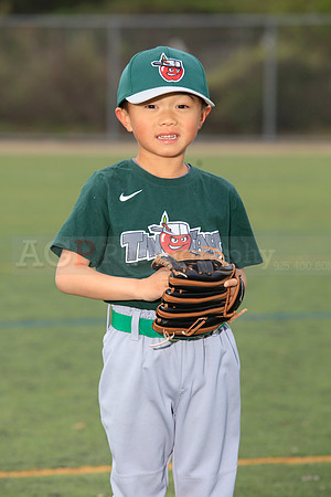 TBTinCaps00084