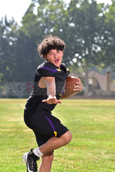 AVHS_JV190