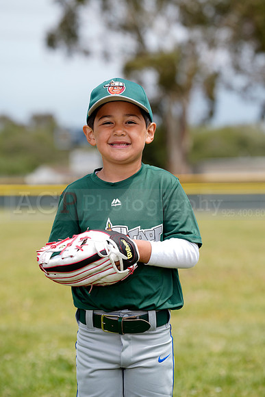 TBTinCaps00105