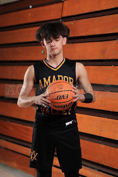AVHS_Varsity_BB047