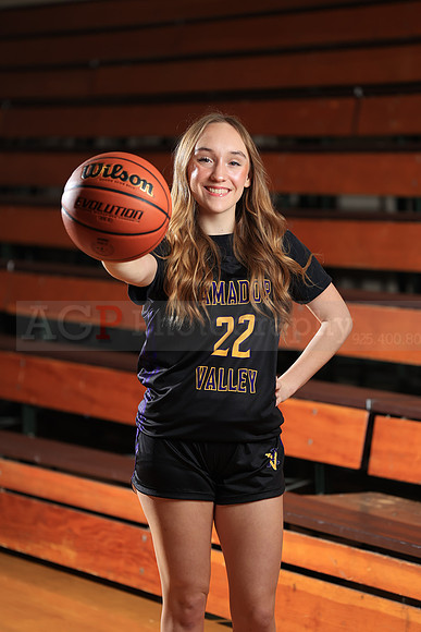 AVHS_Girls_Varsity_BB040