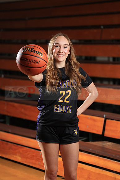 AVHS_Girls_Varsity_BB041