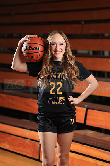AVHS_Girls_Varsity_BB042