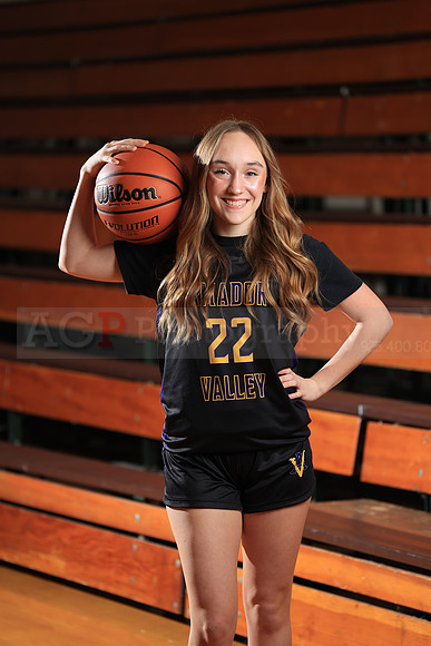 AVHS_Girls_Varsity_BB045