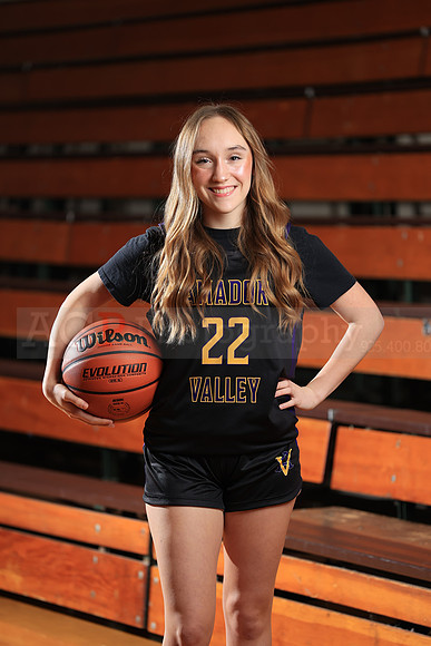 AVHS_Girls_Varsity_BB046