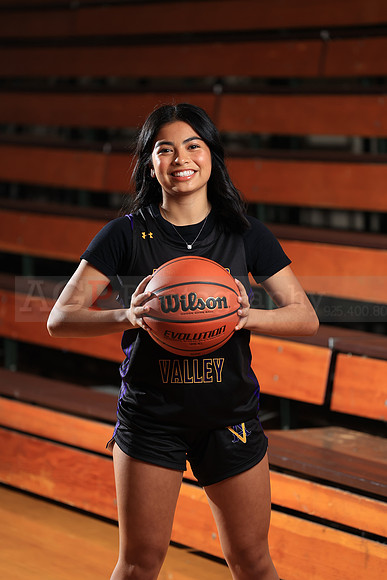 AVHS_Girls_Varsity_BB060