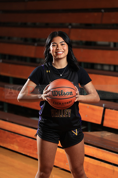 AVHS_Girls_Varsity_BB061