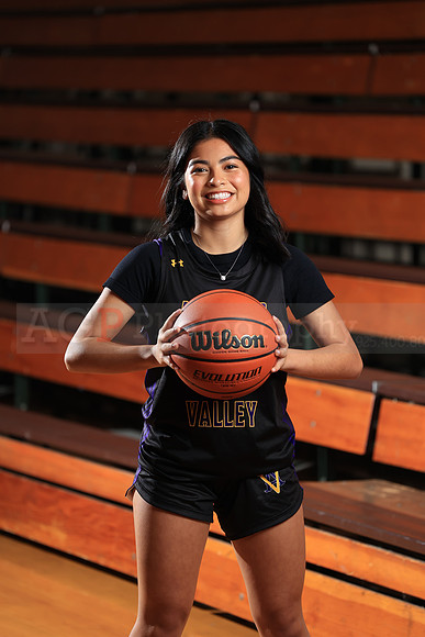 AVHS_Girls_Varsity_BB062