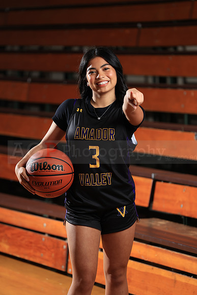 AVHS_Girls_Varsity_BB065