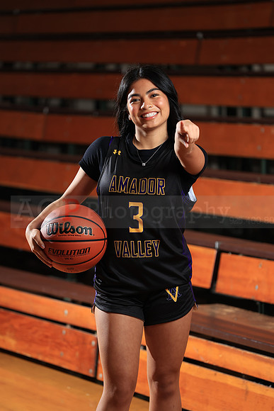 AVHS_Girls_Varsity_BB066