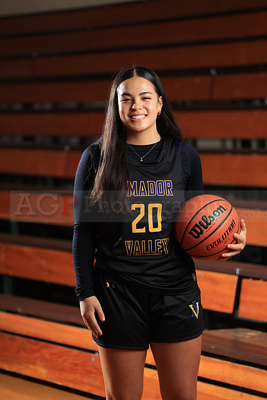 AVHS_Girls_Varsity_BB069