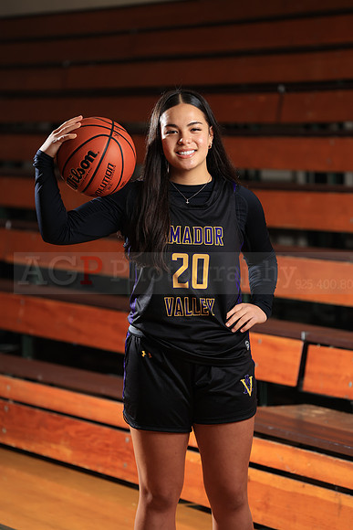AVHS_Girls_Varsity_BB074