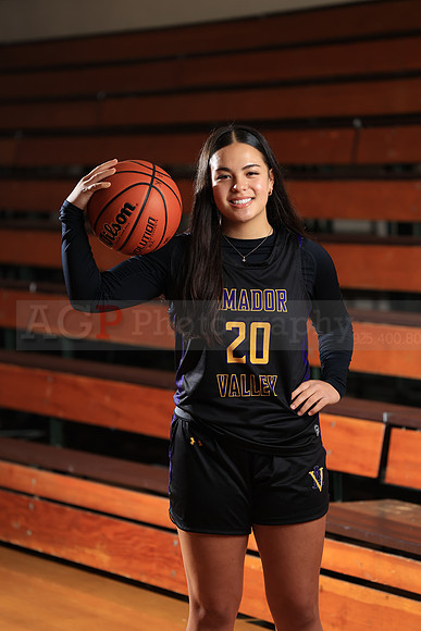 AVHS_Girls_Varsity_BB076