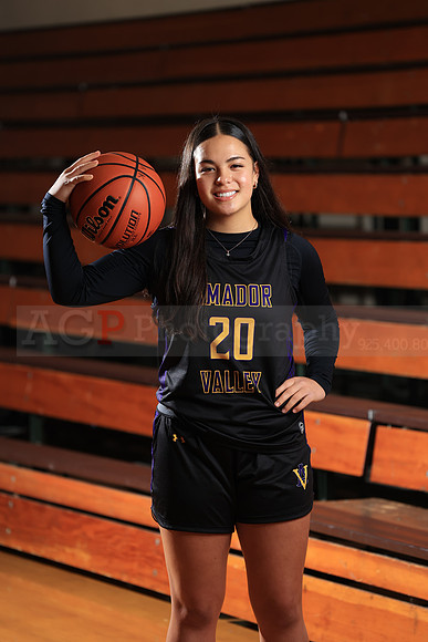 AVHS_Girls_Varsity_BB077
