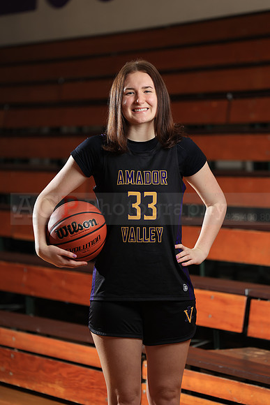 AVHS_Girls_Varsity_BB084