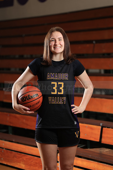 AVHS_Girls_Varsity_BB085
