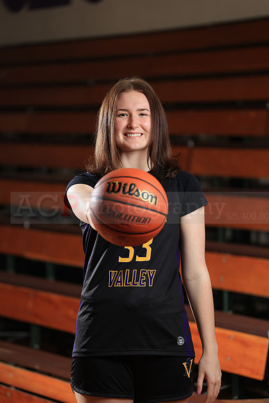 AVHS_Girls_Varsity_BB087