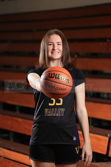 AVHS_Girls_Varsity_BB088
