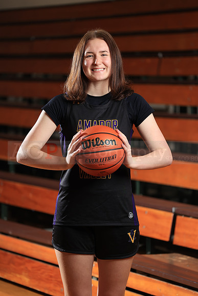 AVHS_Girls_Varsity_BB096