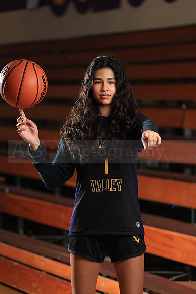 AVHS_Girls_Varsity_BB106
