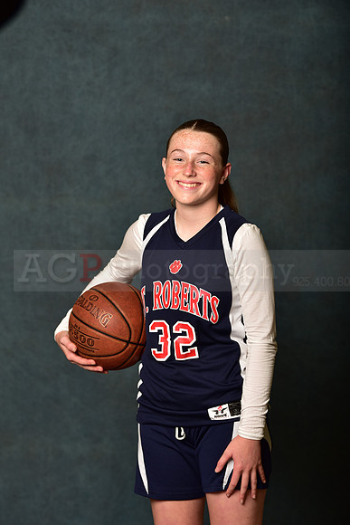 SR_Girls_6th_B_BB052