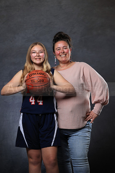 SR_Girls_7th_B_BB052