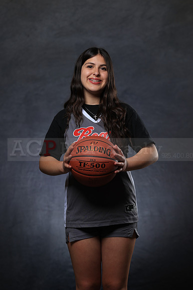 SR_Girls_8th_BB071