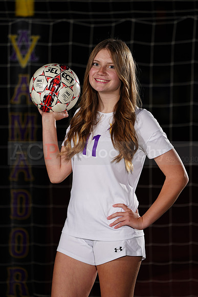 Freshmen_GirlsSoc007