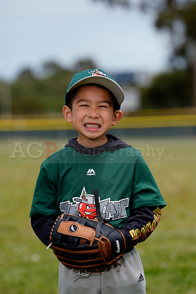 TBTinCaps00054