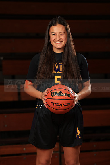 AVHSVarsityBB00076