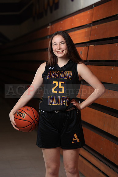 AVHS_Girls_Varsity_BKN00100