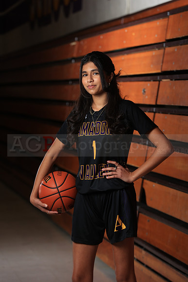 AVHS_Girls_Varsity_BKN00003