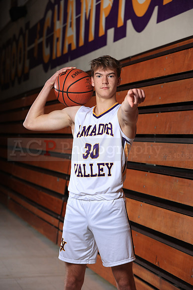 AVHSVarsityBKN00160