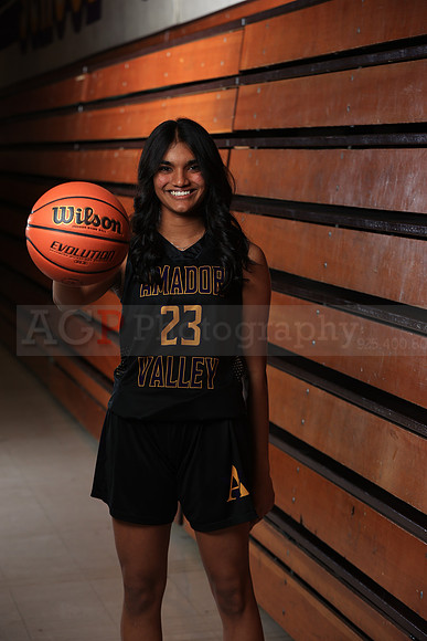 AVHS_Girls_Varsity_BKN00048