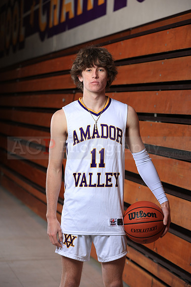 AVHSVarsityBKN00012