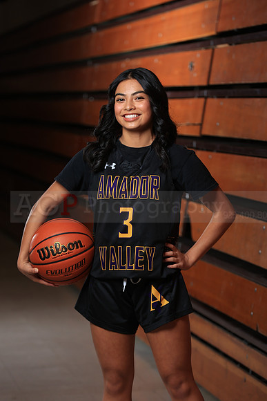 AVHS_Girls_Varsity_BKN00034